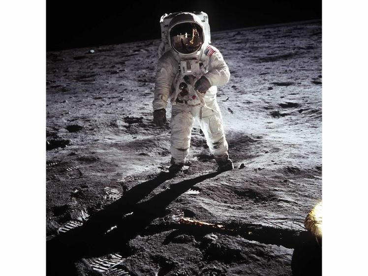 260989main_01_BuzzAldrinMoon_full
